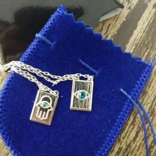 Escapulario de Prata Feminino Mão Hamsa e Olho Grego